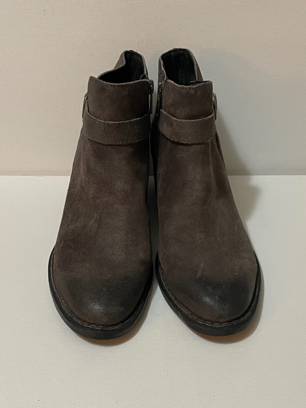 Born Women's Size 8 Born Charcoal Leather Ankle Boots (NWOT/B)